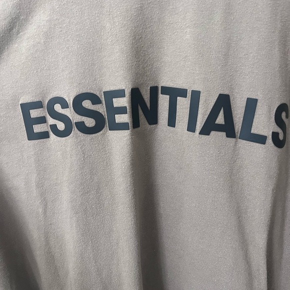 Fear of God Essentials Long-Sleeve Tee 'Taupe’ Size Large - Picture 3 of 5